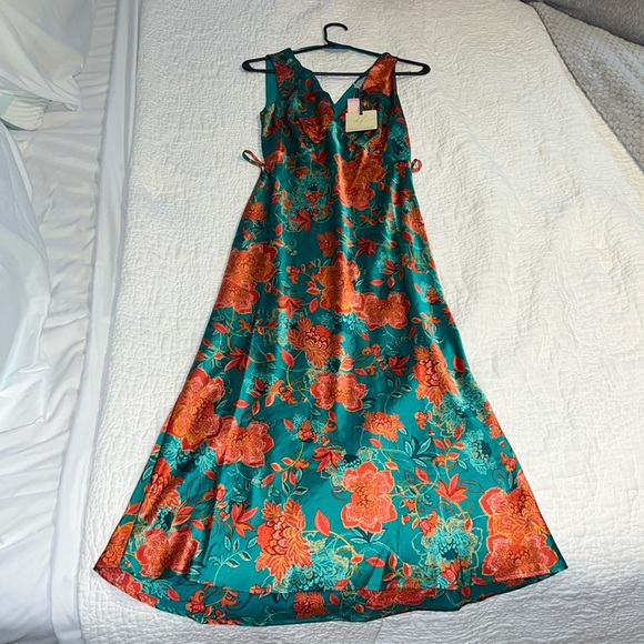 Dress Forum-Flower Midi Dress/Never worn w/ tags - Picture 5 of 5